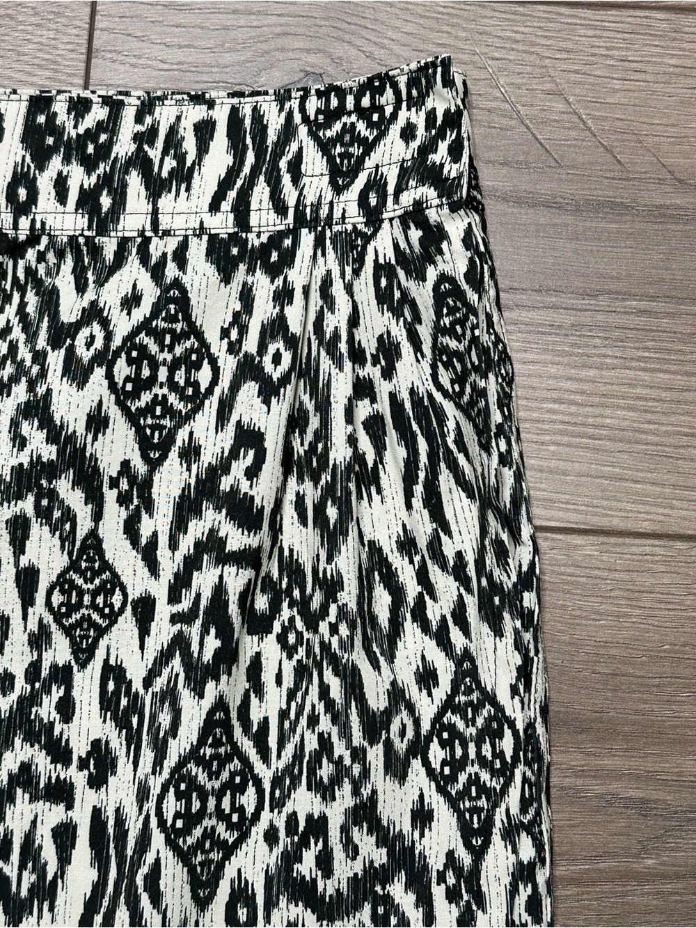 RipSkirt Hawaii Ikat Print Swim Cover Up Wrap Skirt Black Tan Length 3 Size XL - Picture 2 of 12